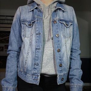 FOREVER 21 MEDIUM WASH DENIM JACKET